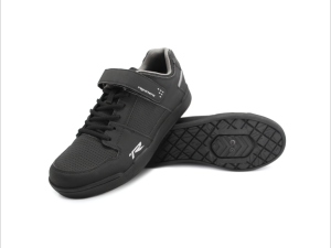 RSA04031_Berm_Lace_MTB_Shoes